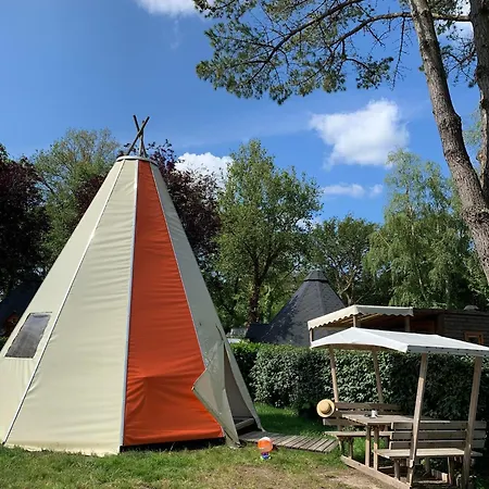 Team - De L'etang Du Pays Blanc 3*