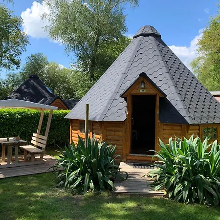 Camping Team - De L'etang Du Pays Blanc 3*