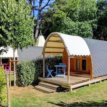 De L'etang Du Pays Blanc אתר קמפינג 3*