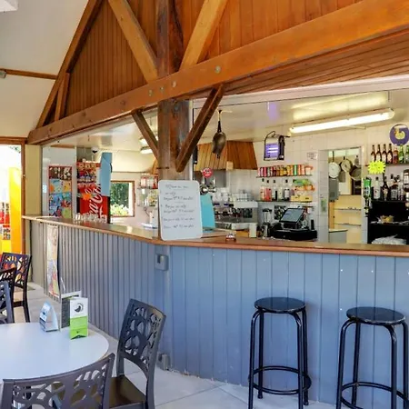 De L'etang Du Pays Blanc 3*