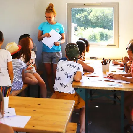 אתר קמפינג De L'etang Du Pays Blanc 3*