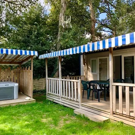 Camping De L'etang Du Pays Blanc