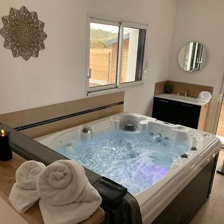 De L'etang Du Pays Blanc Camping 3*