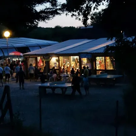 De L'etang Du Pays Blanc 3*