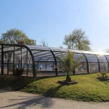 De L'etang Du Pays Blanc 3*