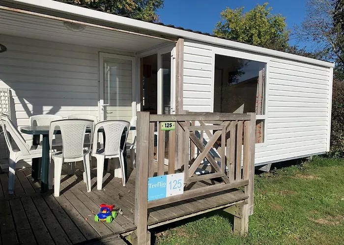 De L'etang Du Pays Blanc 3*