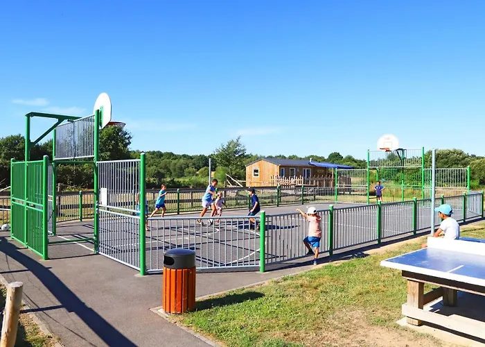 De L'etang Du Pays Blanc Parque de Campismo