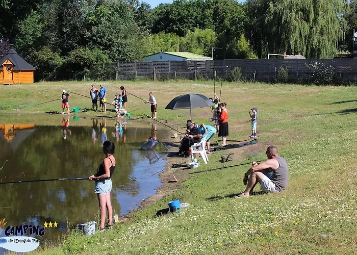 De L'etang Du Pays Blanc Parque de Campismo